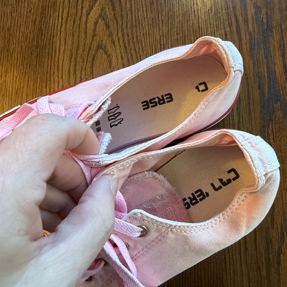 Pink Converse sneakers, size 8 Pre worn but much life is left! Lovely - Picture 9 of 10